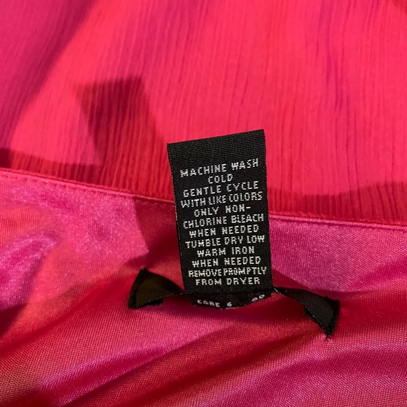 Alfani Petite Fuchsia Pleated Flare Sleeve Size 6P Elastic bottom 100% Polyester - Picture 5 of 5